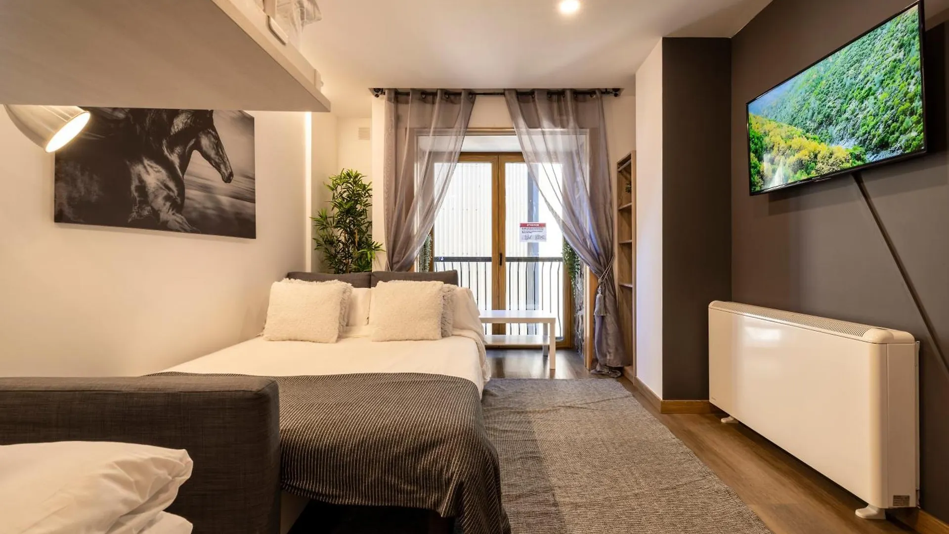 Apartment Estudio Para Grupos Pequenos En El Pas De La Casa - Centrico