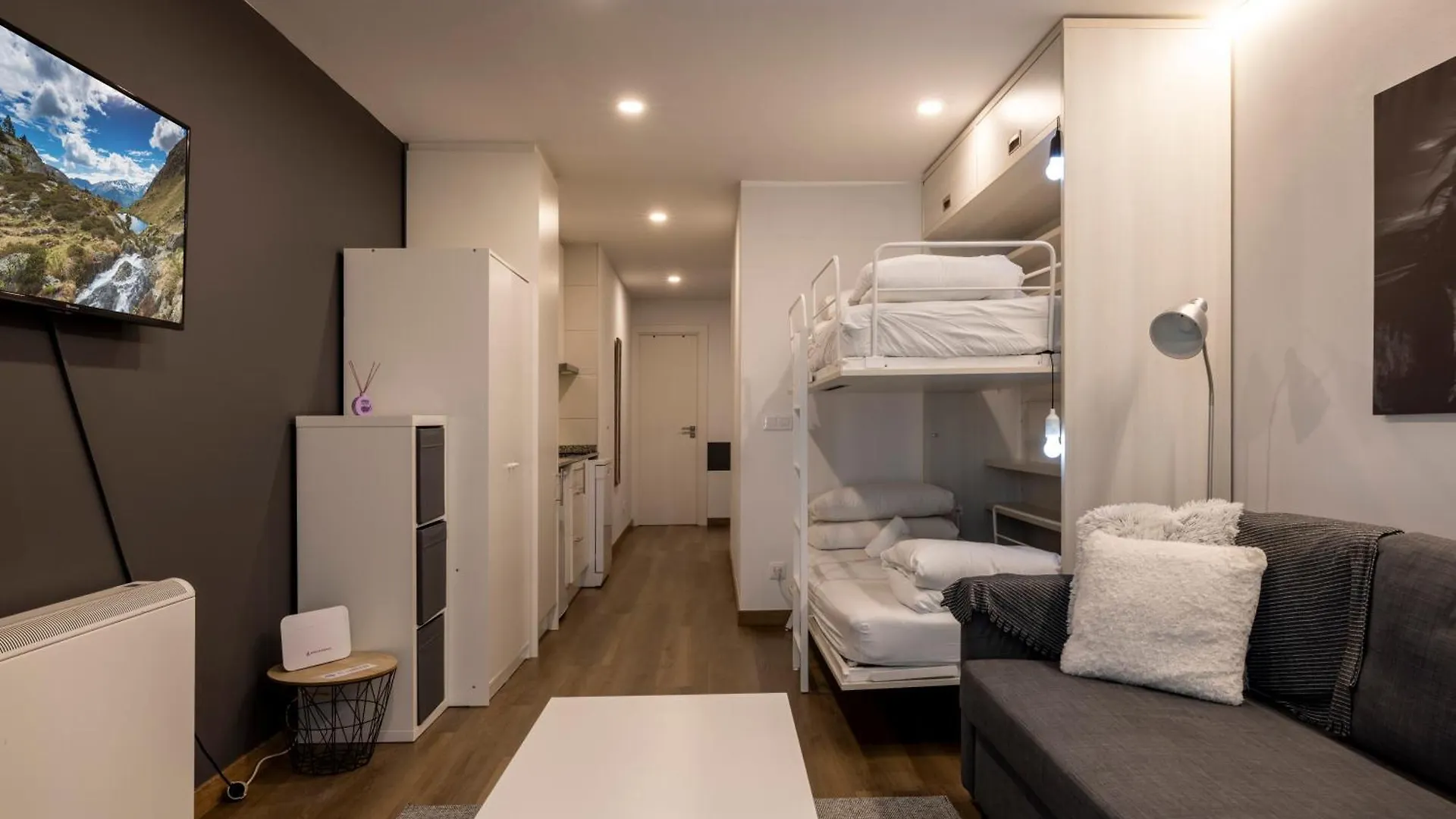Estudio Para Grupos Pequenos En El Pas De La Casa - Centrico Andorra